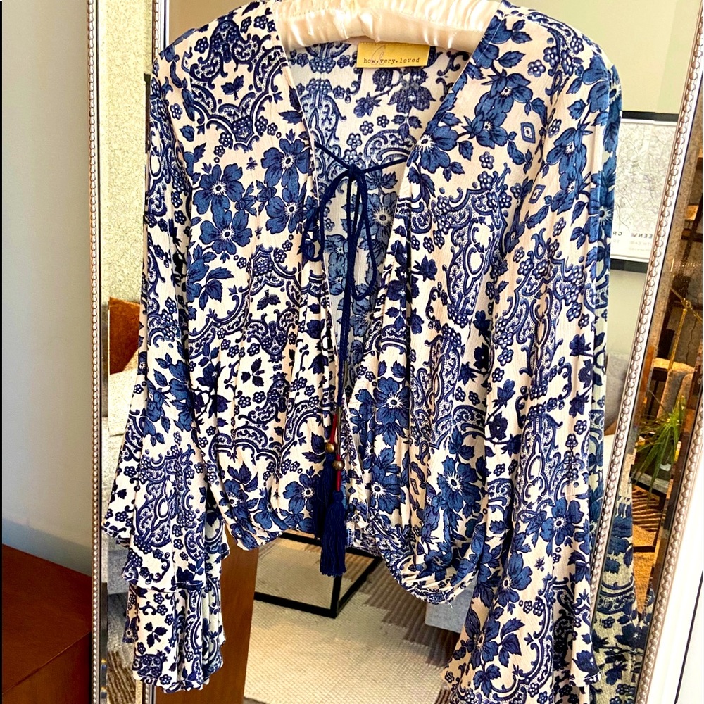 Cropped bell sleeve top